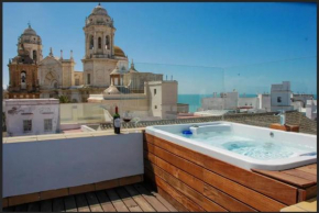 ***** ATTIC WITH IMPRESSIVE VIEWS AND JACUZZI
